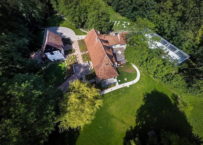 Domaine Du Kaegy - Hébergements 5 étoiles Steinbrunn-le-Bas